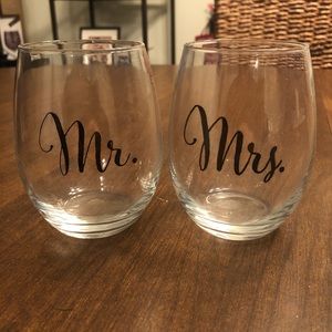 Mr & Mrs Wedding Wine Glass Set